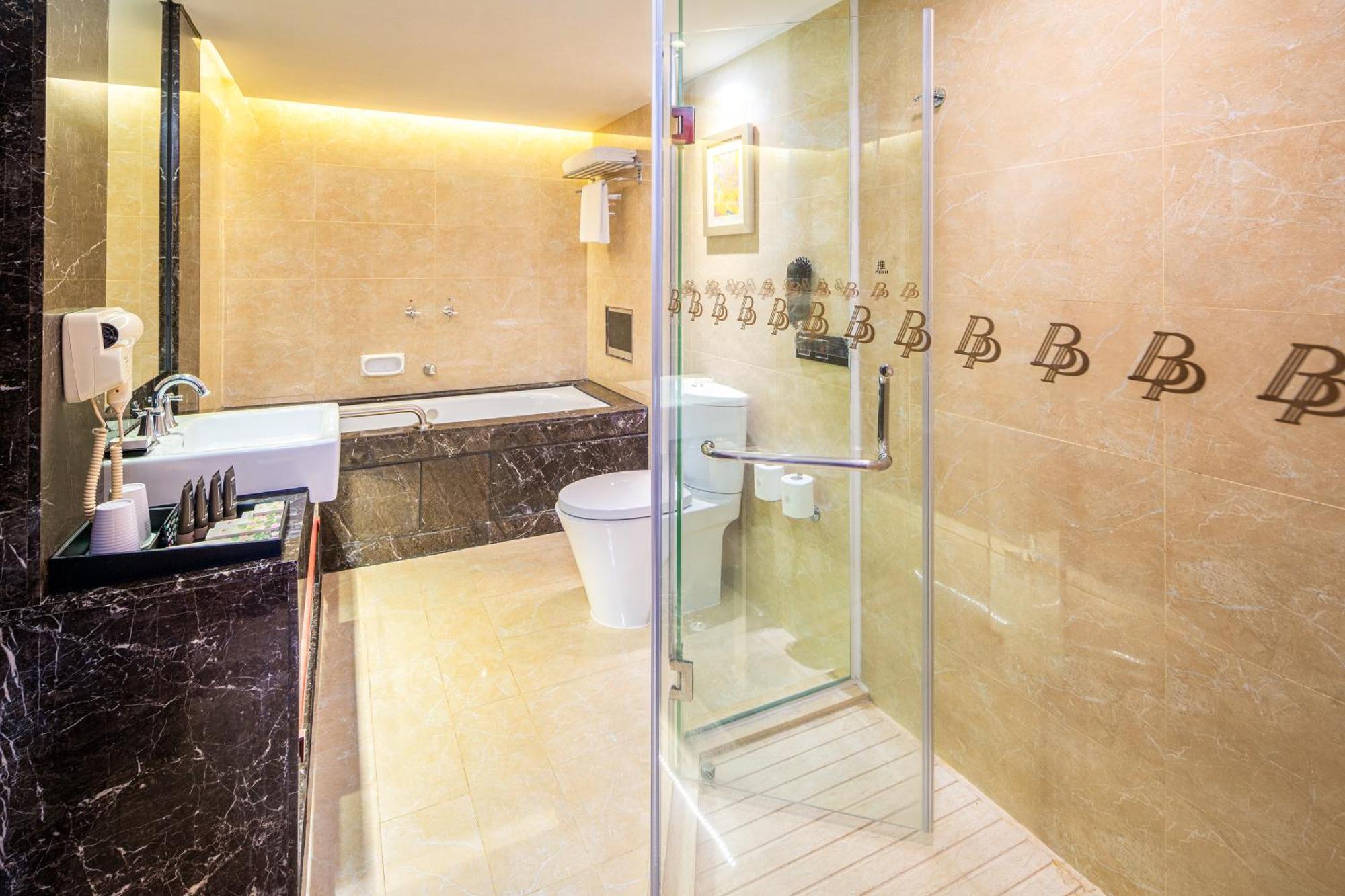 Hotel Beverly Plaza Макао Екстер'єр фото
